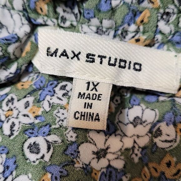 Max studio green floral design top - Picture 8 of 10